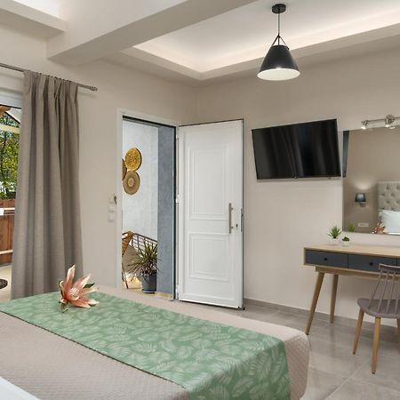 Iris & Rhea Junior Suites チィリヴィ エクステリア 写真