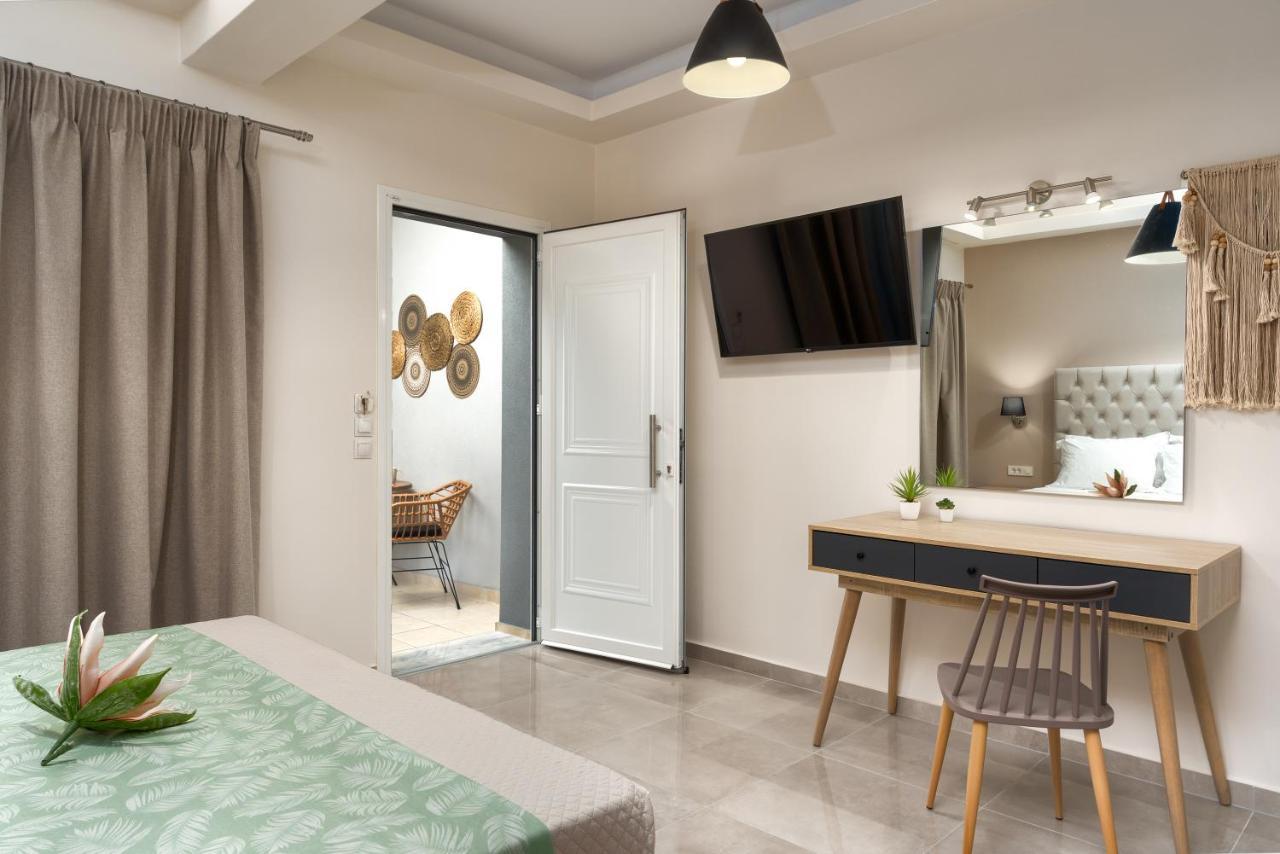 Iris & Rhea Junior Suites チィリヴィ エクステリア 写真
