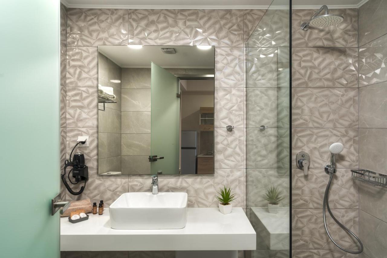 Iris & Rhea Junior Suites チィリヴィ エクステリア 写真
