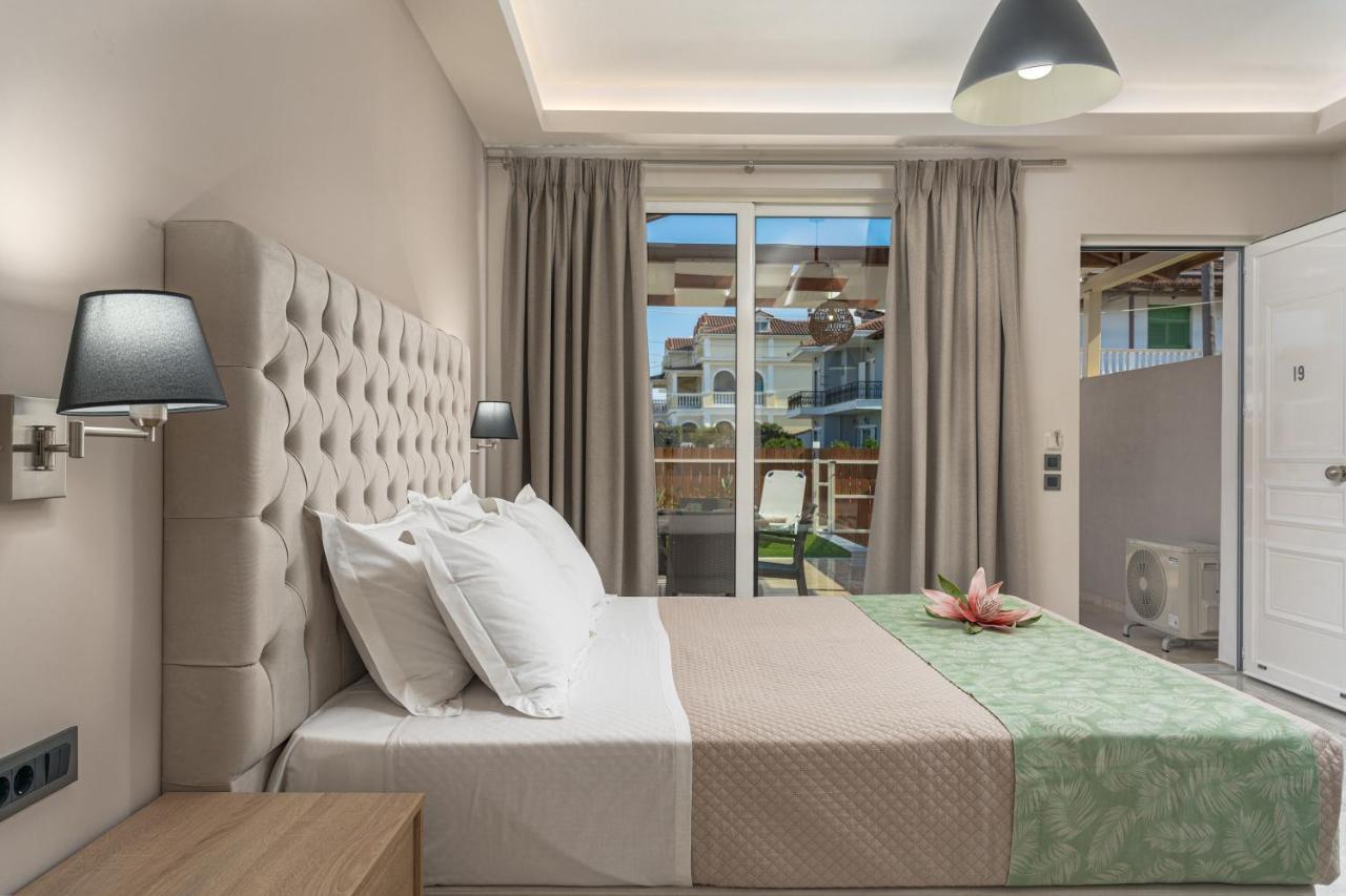 Iris & Rhea Junior Suites チィリヴィ エクステリア 写真