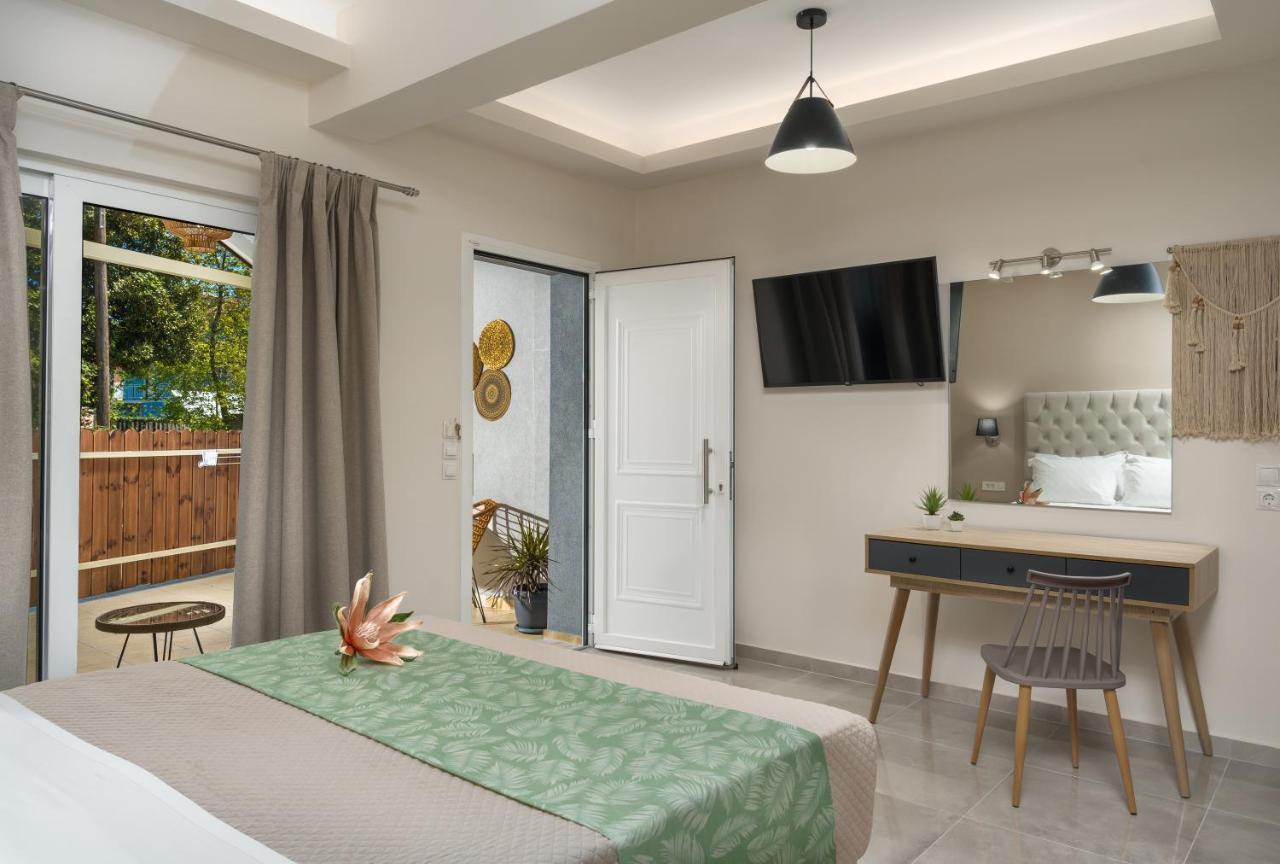 Iris & Rhea Junior Suites チィリヴィ エクステリア 写真